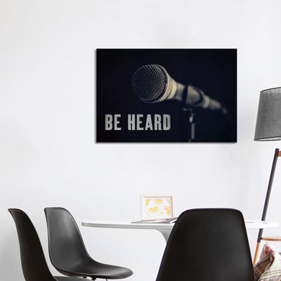 «Be Heard Typographie Microphone» par Tom Quartermaine - impression sur toile tendue