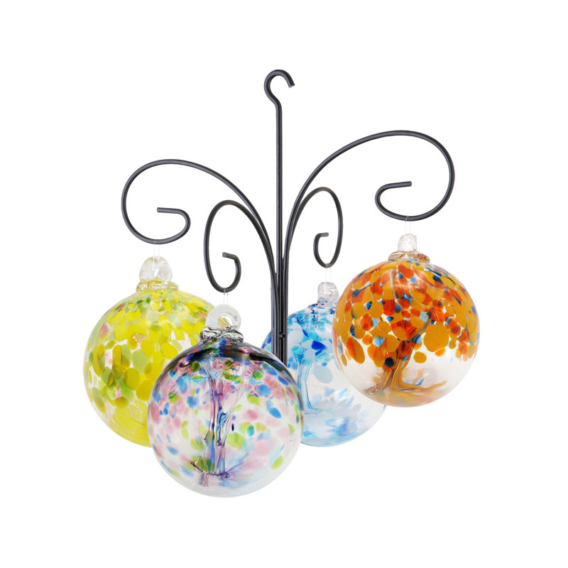 Claria Figurines & Sculptures