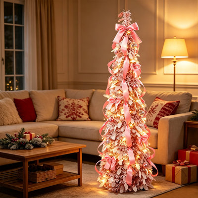 Sapin de Noël artificiel rose fin, pliable, de 1,5 m x 30 cm, avec guirlande lumineuse féérique préinstallée, fonctionnant sur piles, orné de nœuds et de décorations roses pour la décoration intérieure des fêtes.