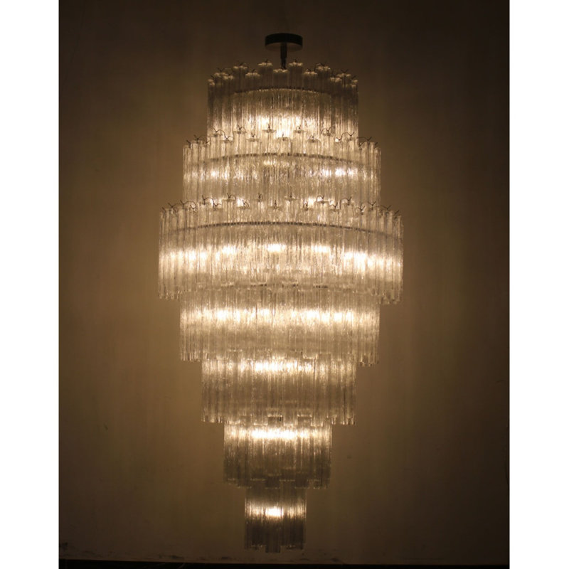 Lustre à niveaux Grand Tronchi, Noir chromé, VERRE TEXTURÉ FUMÉE, 40 po de largeur x 86 po de hauteur