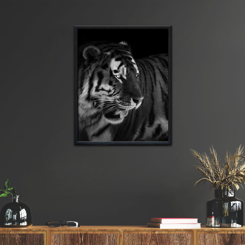 «The King», reproduction d'art encadrée par Alex Zhao, Papier avec cadre noir, H 36 po x l 24 po