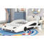 Lit plateforme simple en forme de voiture de course avec roues, blanc