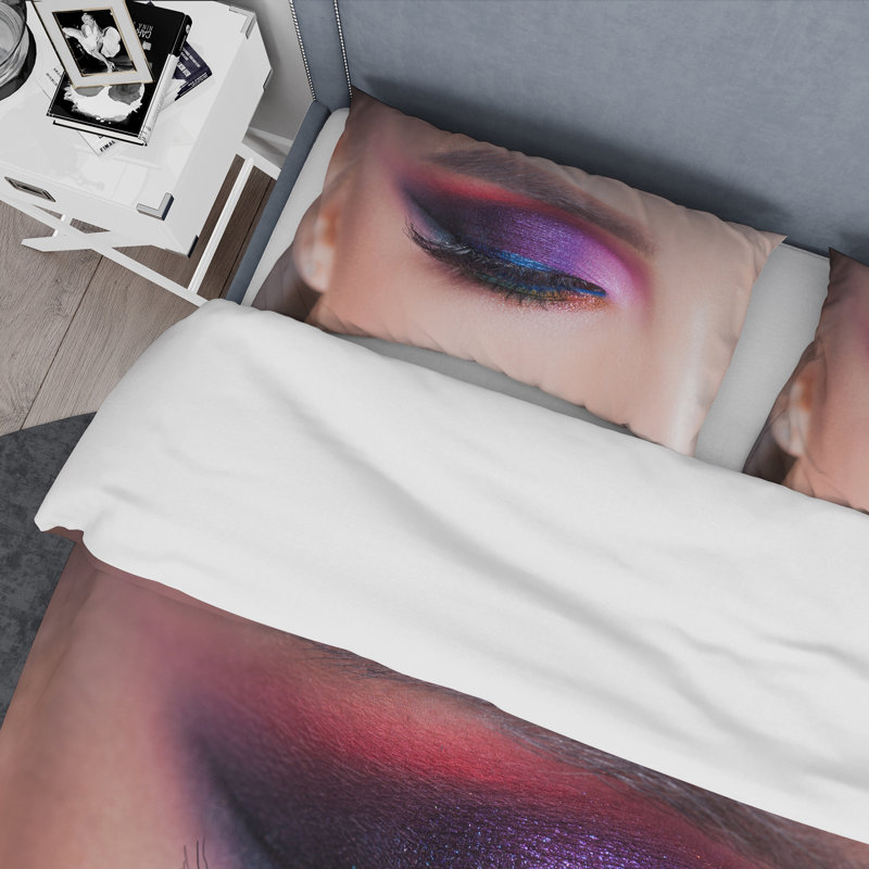 Maquillage pour les yeux lumineux dans des tons de bleu luxueux - Ensemble de housse de couette moderne - Polyester en microfibre