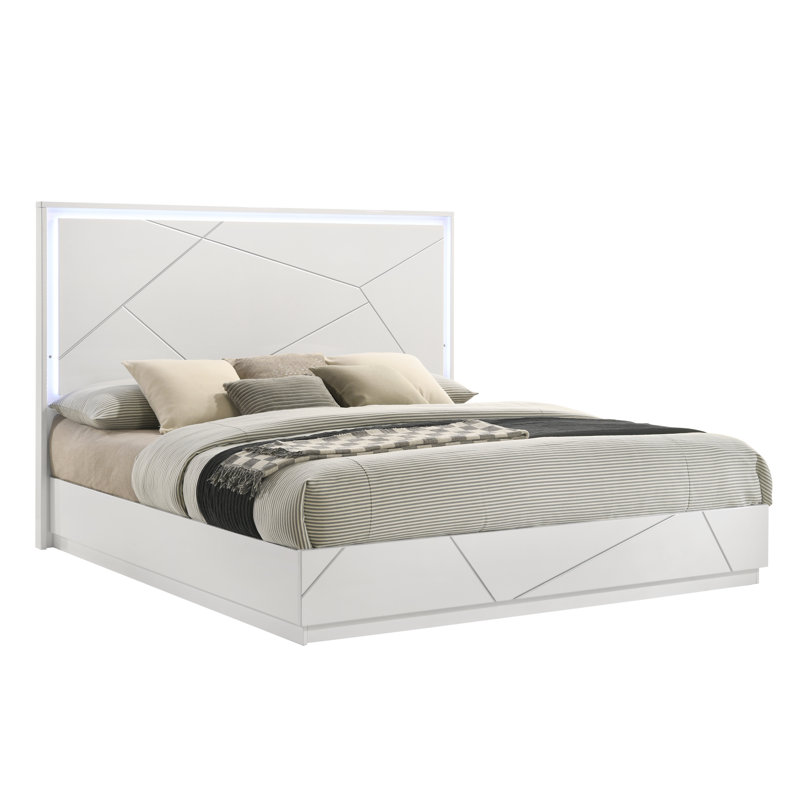 Wragby 5PC Bedroom Set White, King