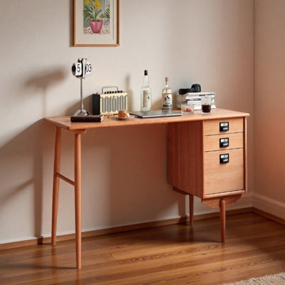 Bureau en bois de cerisier durable à trois tiroirs Exquis