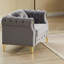 Luxueux canapé Chesterfield en velours avec des clous en cuivre, des boutons capitonnés et des pieds en métal, parfait pour une assise élégante et confortable-1769779202