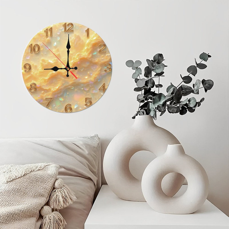Tour d'horloge dorée chiffres irisés