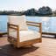 Chaise pivotante d'extérieur en bois d'acacia massif avec coussins beiges résistants aux intempéries