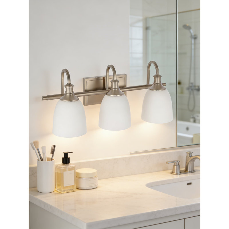 Applique murale 3 lumières avec abat-jour en verre opale, luminaire de salle de bain rétro en nickel brossé pour miroir, couloir, escalier et porche