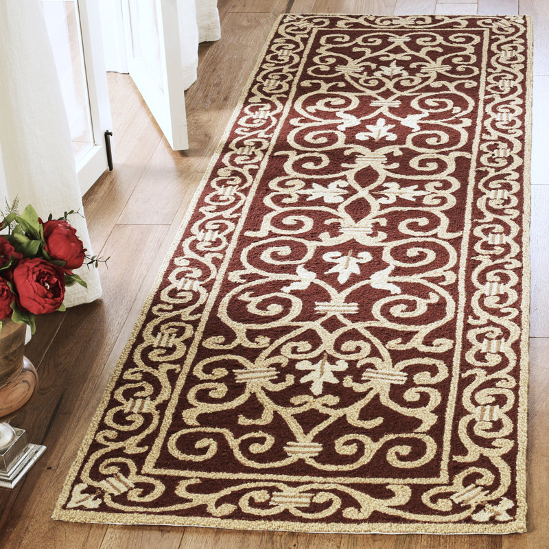 Tapis bourgogne en laine crocheté à la main Brayton, Tapis de couloir 2 pi 6 po x 6 pi