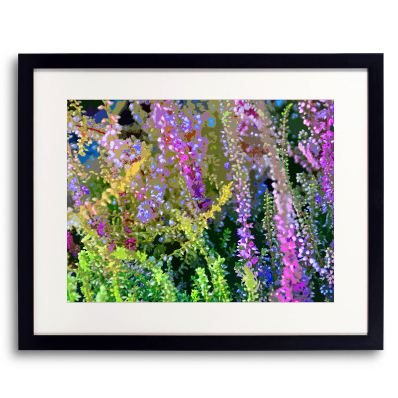Fleurs anglaises mauves et vertes par Drew Gaffney - Peinture, Papier avec cadre noir, H 20 po x l 16 po