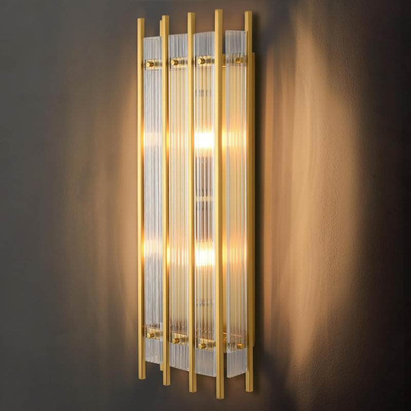 Applique murale moderne en laiton avec verre nervuré, applique murale dorée câblée pour les grands espaces intérieurs, salon, couloir, éclairage d'escalier, comprend des ampoules E12
