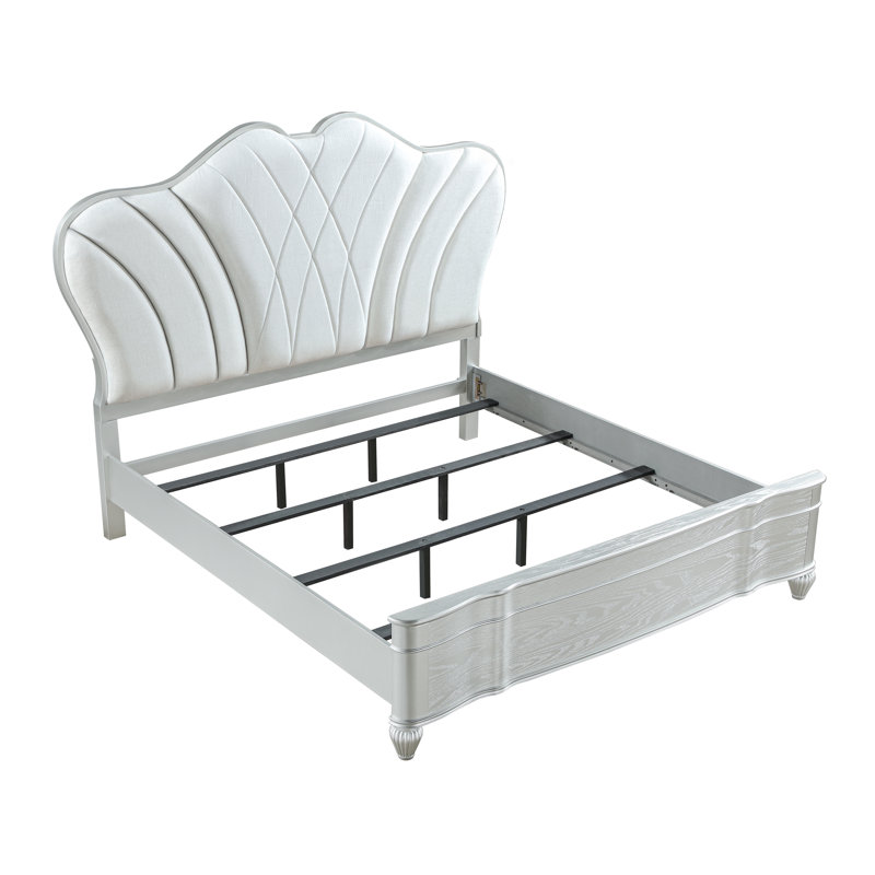 Ensemble de chambre à coucher Hinsley, Grand, 4 Pcs: Bed, Dresser, Mirror, Nightstand