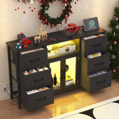Commode avec station de charge et lumières DEL, commode longue pour meuble télé avec 6 tiroirs, commode en tissu avec finition en polyuréthane, rangement pour commode