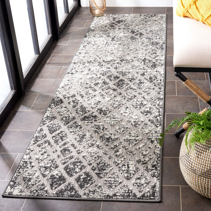 Brixwood Performance Geometric Indoor/Outdoor Area Rug, Runner 2'3'' x 8'