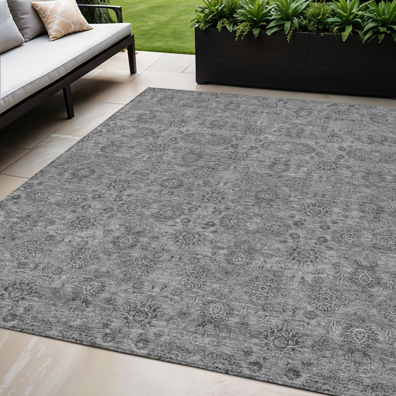 Tapis extérieur lavable floral gris et argent 5 pi x 8 pi