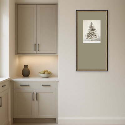 Arbre d'hiver enneigé par Jolly and Dash - Affiche encadrée en bois