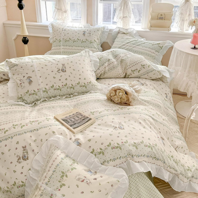 Microfiber Floral Print Comforter Set, Queen Comforter + 2 Pillowcases