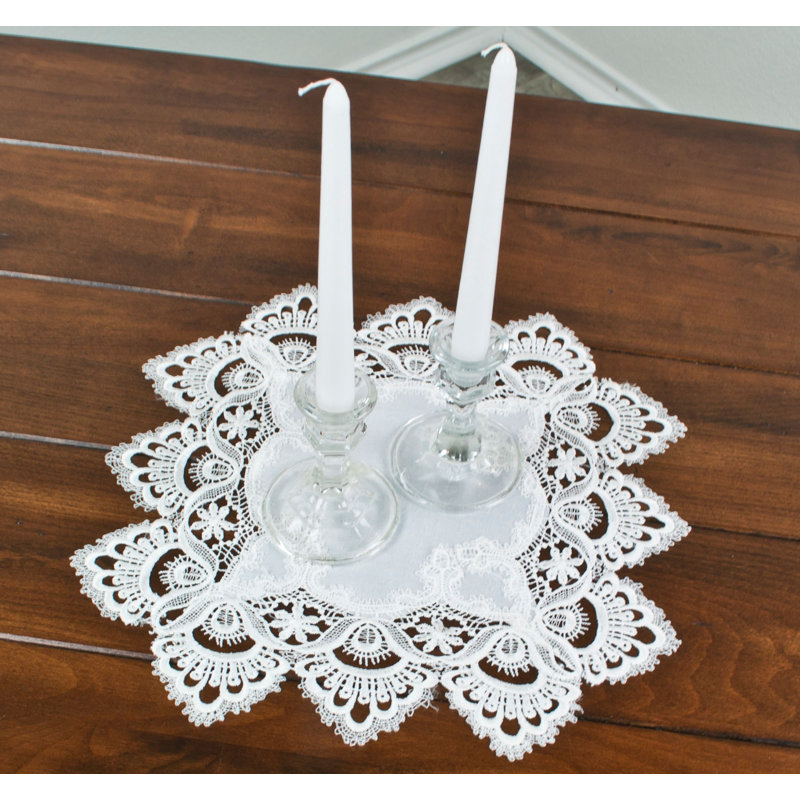 Napperon Colfontaine en dentelle européenne blanche et jacquard antique (carré 14 po)