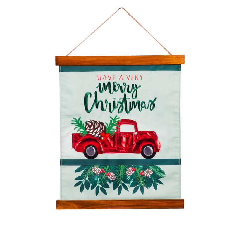 Camion suspendu en bois et tissu