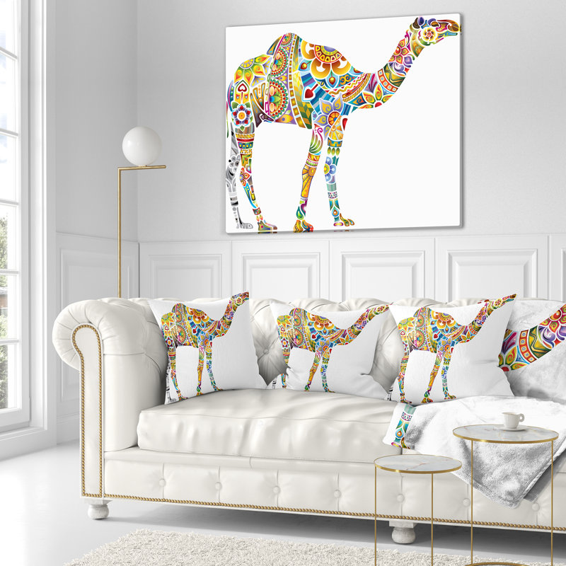 Chameau floral joyeux - coussin imprimé animal, 18 po x 18 po, Coussin décoratif