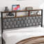 Grand lit plateforme avec tête de lit en métal et bois brun, rangement sous le lit, charge intégrée pour la chambre à coucher