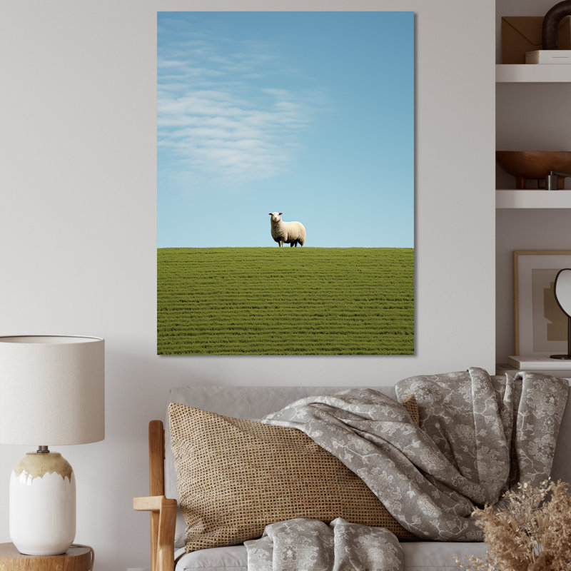 «Sheep Minimalistic Solitude - Animals», reproduction sur toile, H 44 po x l 34 po x P 1,5 po, Toile tendue
