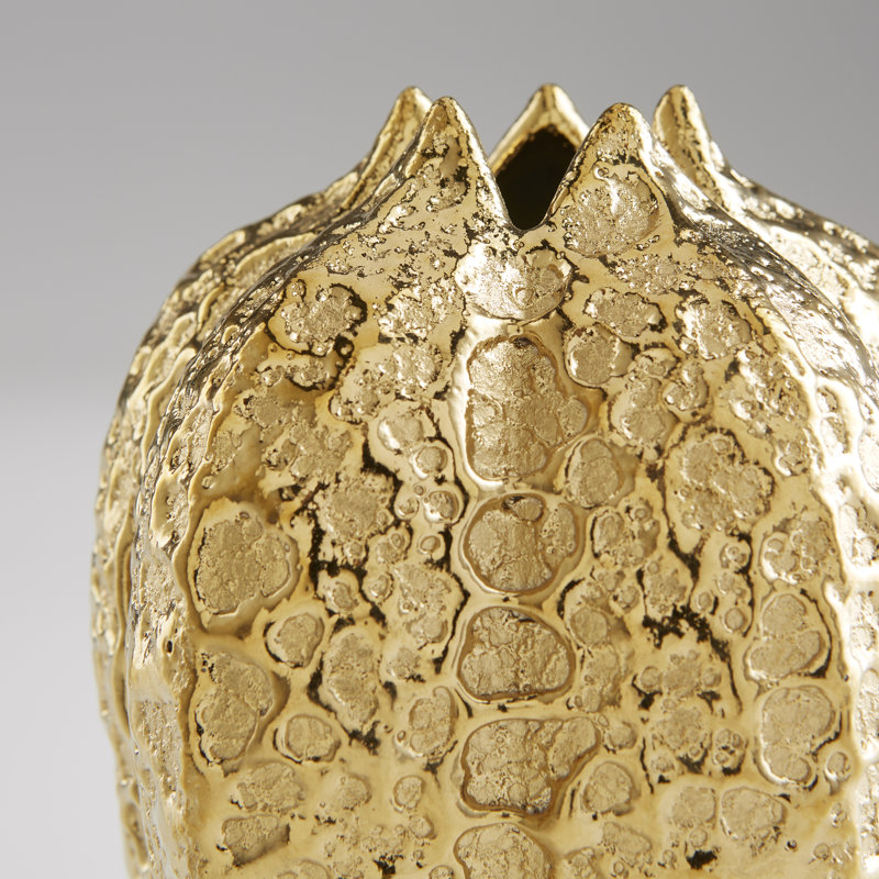 Pores Glass Table Vase