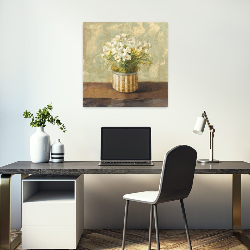 Boîte à chapeau contemporaine Freesia avec des bouquets beiges, H 18 po x l 18 po