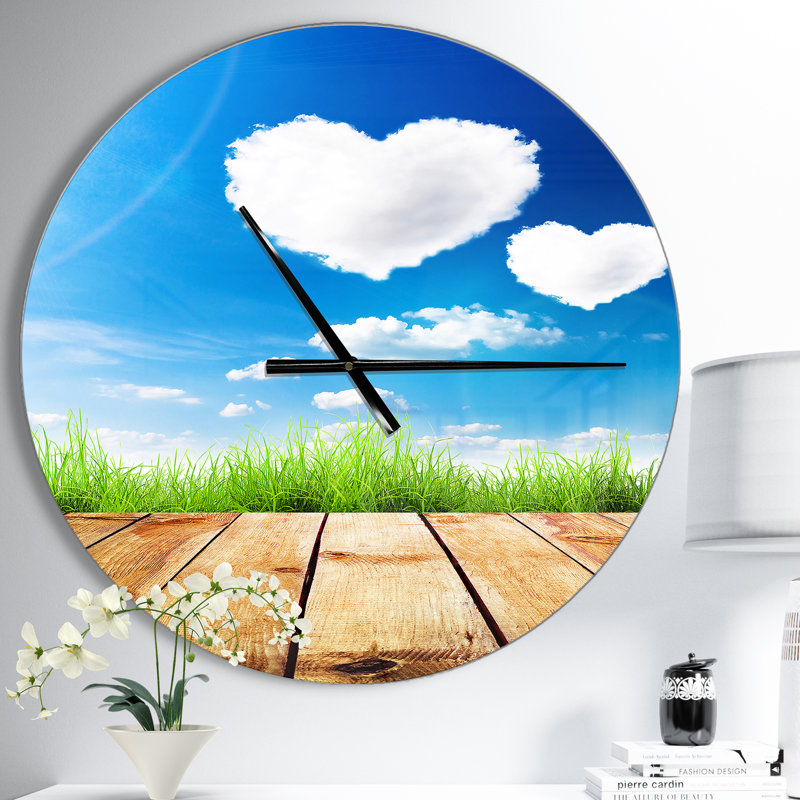 Horloge murale Swigart Farmhouse Designart Cloud Hearts on Sky, Moyen