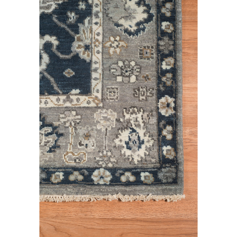 Nuit Arabe Wool Geometric Area Rug in Blue, Rectangle 2' x 3'