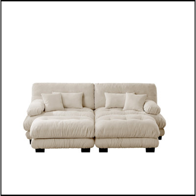 Luxueux canapé en chenille avec plusieurs coussins pour le salon, améliorant le confort et le style