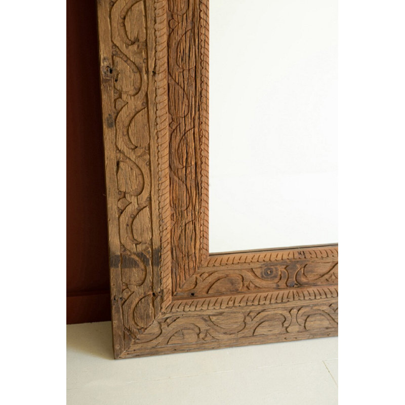 Miroir recyclé à cadre sculpté