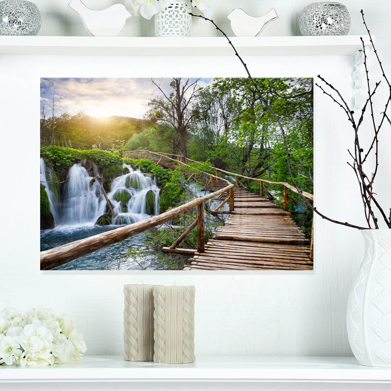 Pathway in Plitvice Lakes - reproduction de photo, H 8 po x l 12 po, Toile tendue