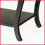 Table basse noire en bois massif avec pieds en cabriole - 2 tablettes pour le rangement dans le salon Élégance intemporelle-121049594