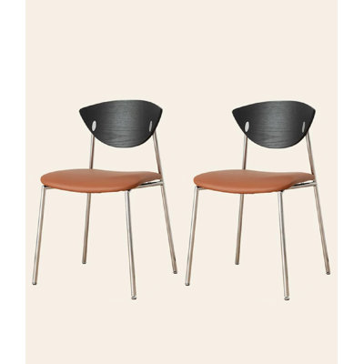 Chaise à dossier simple en bois massif pour petit appartement