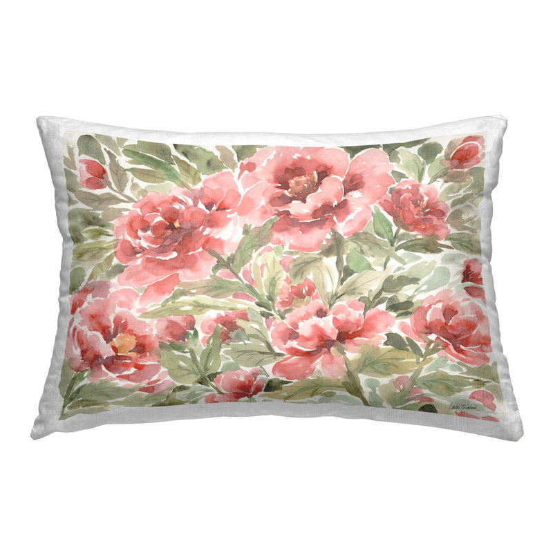 Coussin décoratif imprimé motif de pivoines roses par Leslie Trimbach