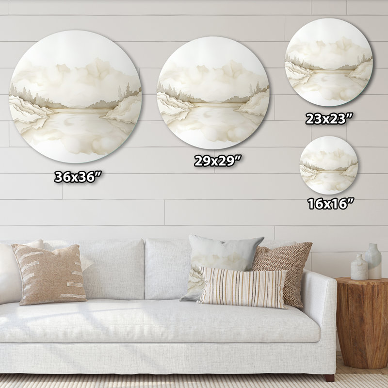 «Mountain Horizon Peaceful Scenery with Peaks» - art mural rond en métal, L 23 po x H 23 po