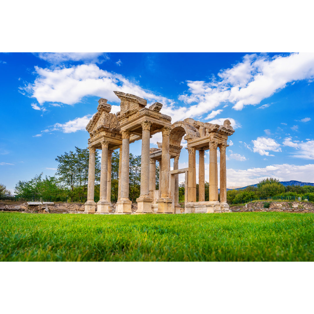 Aphrodisias Stadt in der Türkei von Tawatchaiprakobkit - Leinwand Kunstdrucke