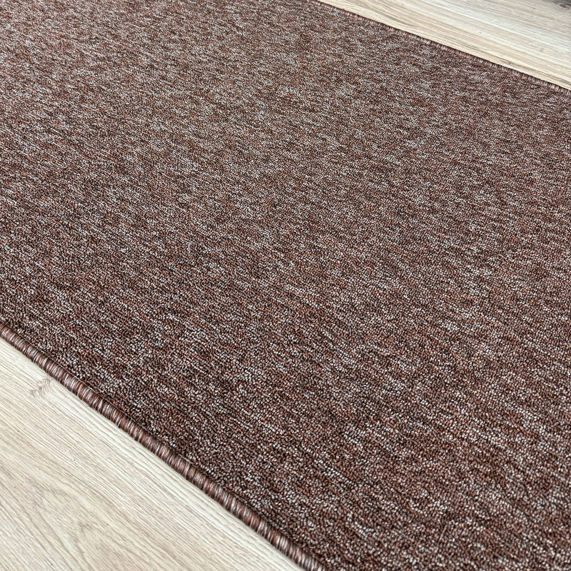 Tapis brun / gris antidérapant sur mesure, Tapis de couloir 2 pi 2 po x 21 pi