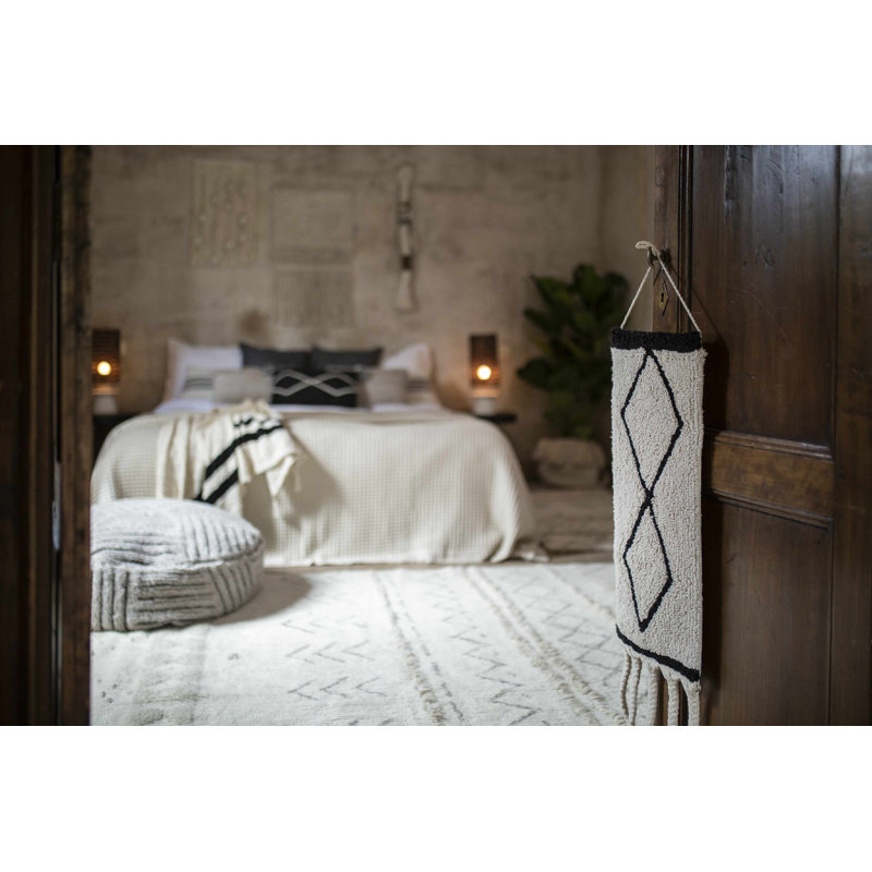 Bohemian Classics Hand Tufted Wool Moroccan Area Rug in Natural/Almond Frost/Sandstone, Rectangle 5'7" x 8'