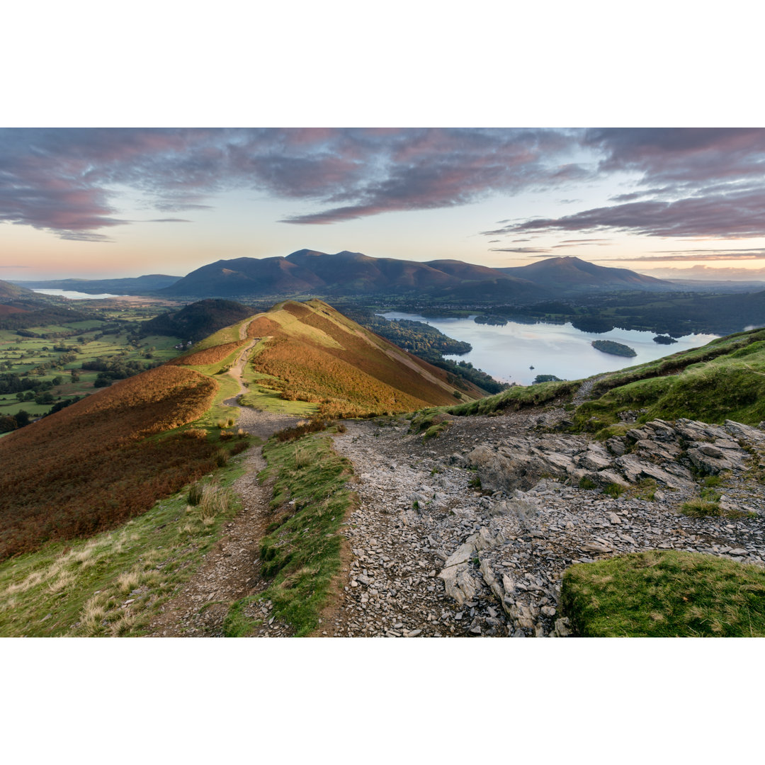 Leinwandbild Lebendiger Sonnenaufgang bei Catbells im englischen Lake District