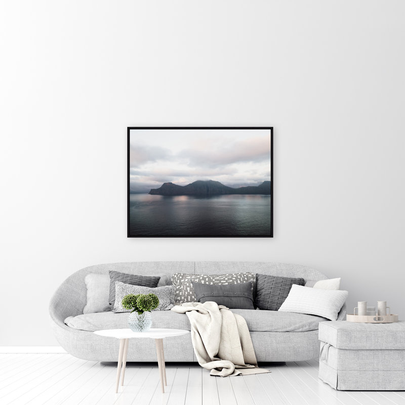 «Mountain Range (Faroe Islands)» par Tommy Kwak - peinture encadrée sur toile