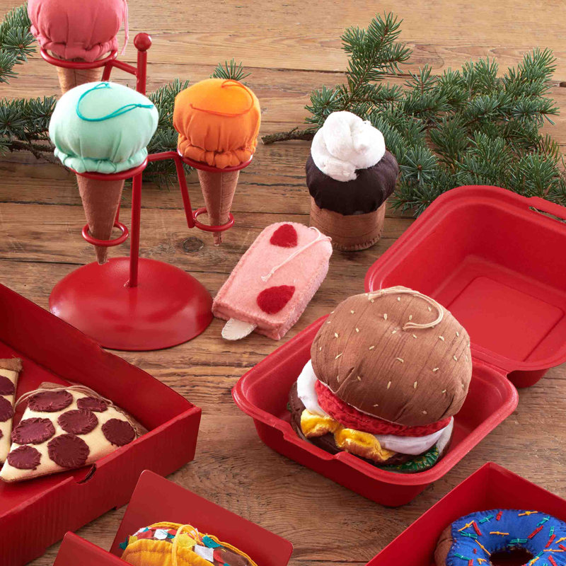 Pop ornament-cupcake