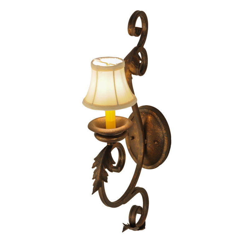 1 - Light Wallchiere