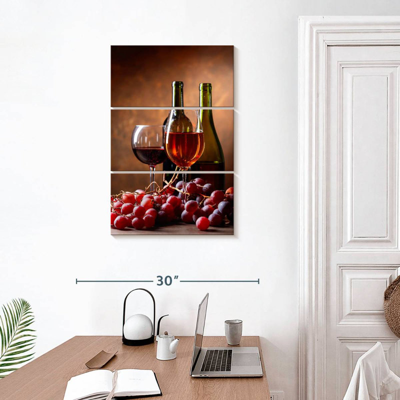 Vin rouge Yarlin, H 32 po x l 20 po