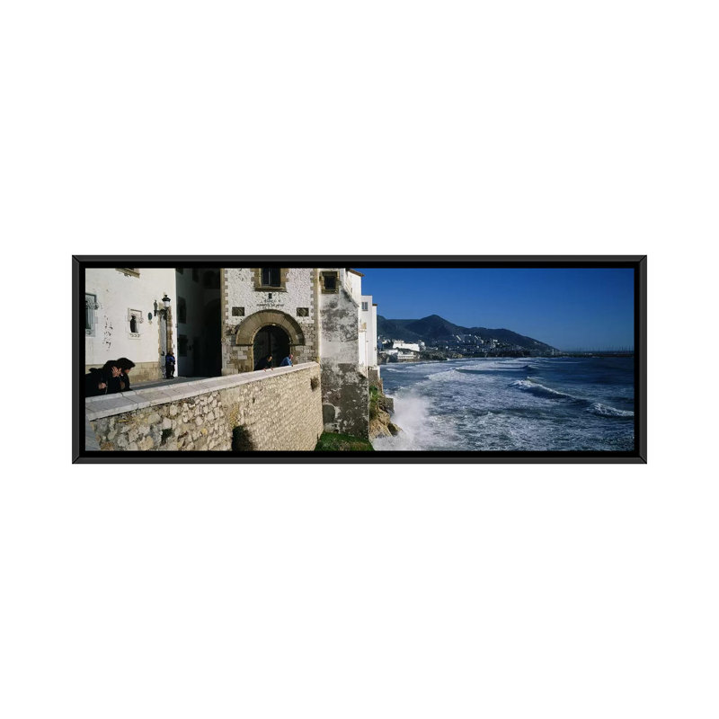 Sitges, Espagne - reproduction de photo sur toile, H 24 po x l 72 po x P 1,5 po, Toile avec cadre noir