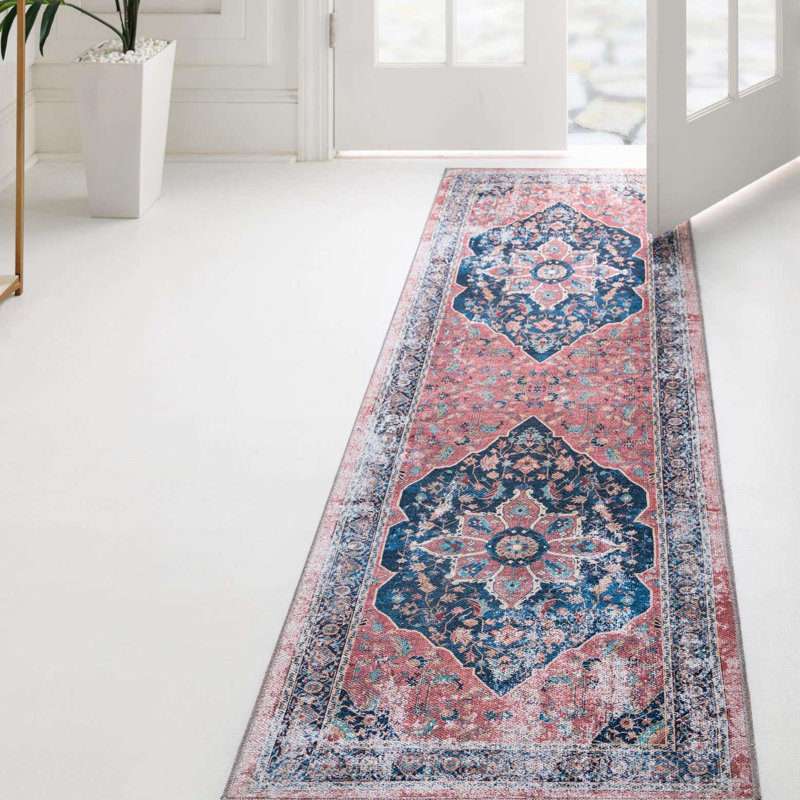 Ollyver Oriental Indoor Rug, Runner 2' x 6'