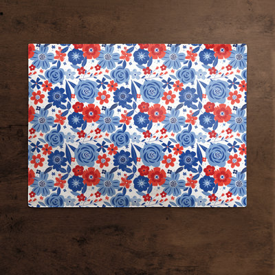 Napperon rouge, blanc et fleurs bleues