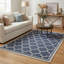 Tapis géométrique bleu et blanc